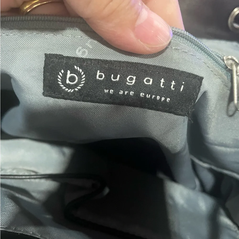 Bugatti bag pack black leather . Used. Condition 9:10 - Picture 13 of 13